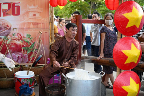 The event is hosted by the Department of Tourism to honor the iconic dish of the Ancient Capital and affirm the position of Vietnamese cuisine on the international map.